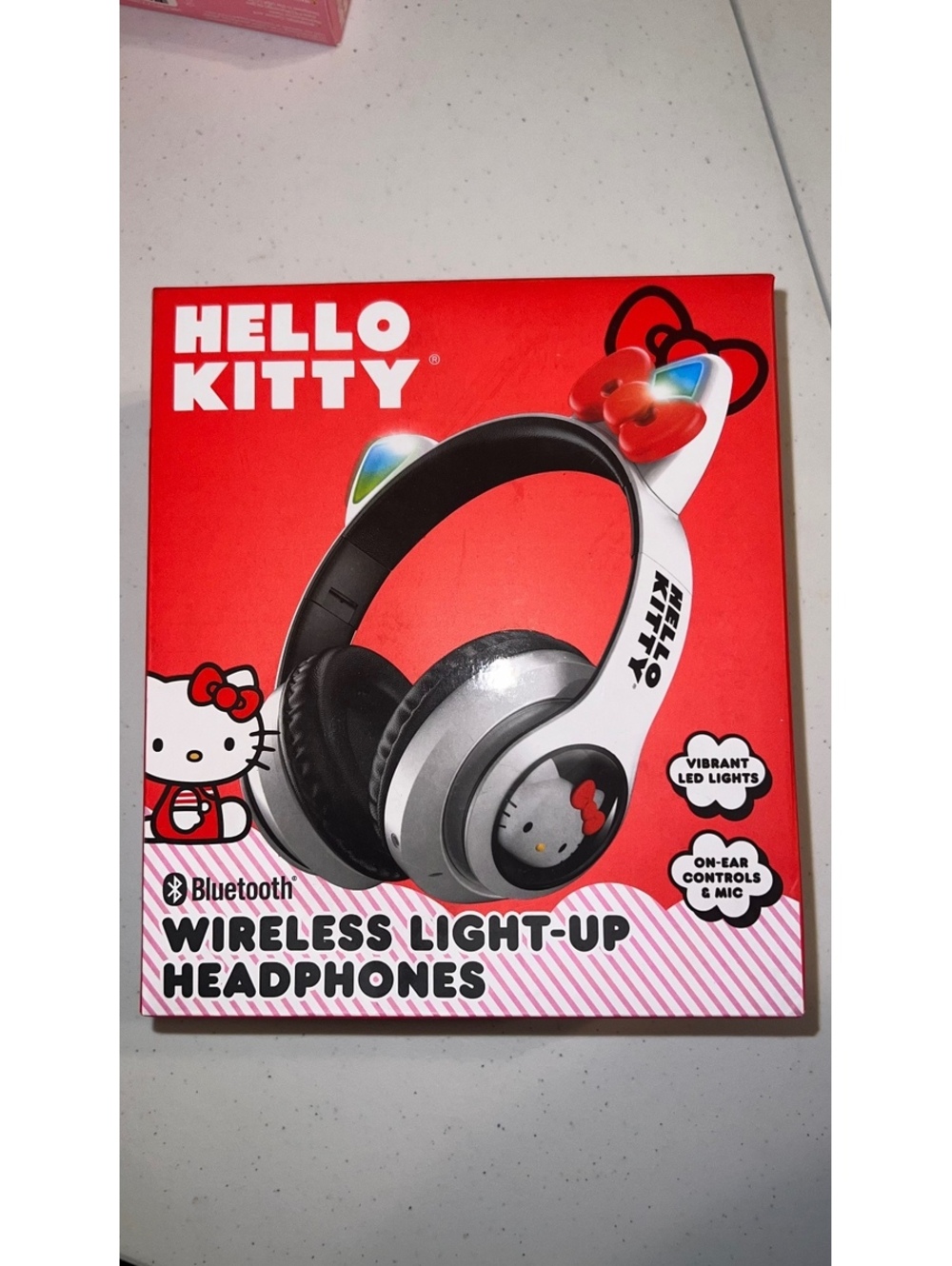hello kitty wireless light up headphones